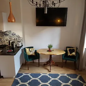 https://valdiart-suites-old-town.warsawhotelspoland.com